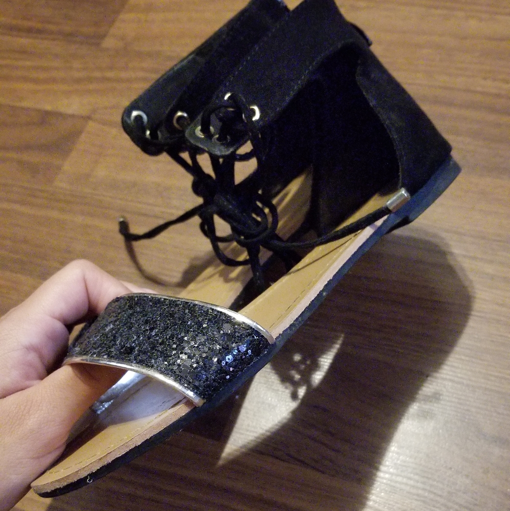 Sandals - Picture 2 of 4